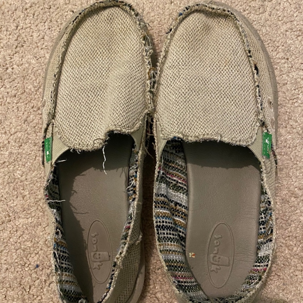 Sanuk shoes